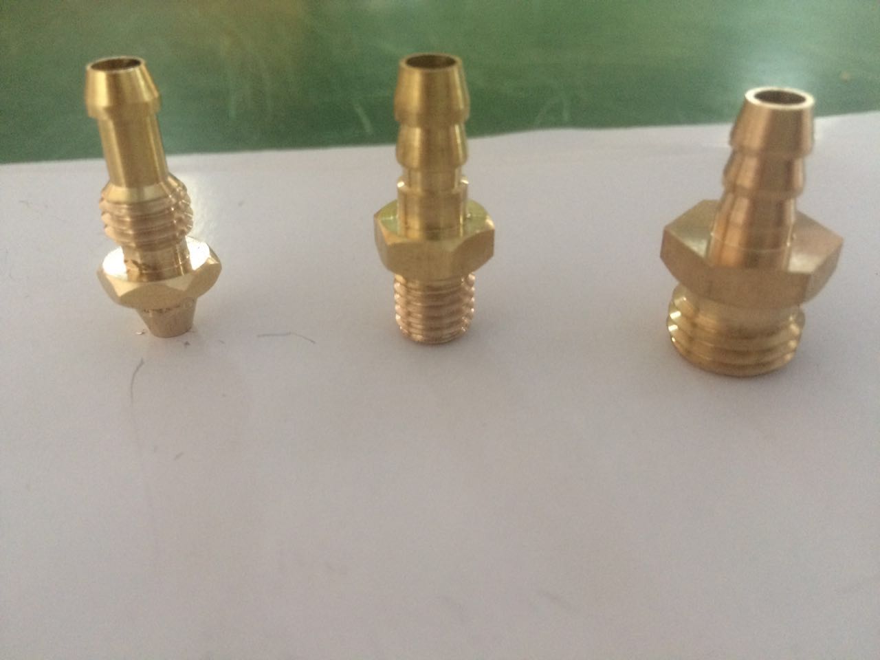 用凱恩利CK6136排刀機做的連接頭