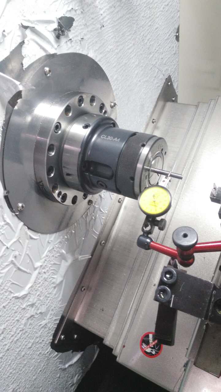  凱恩利25排刀機操作現場所（校精度）