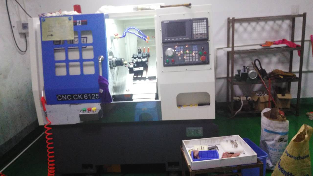 凱恩利25排刀機CNC數控車床(現場圖片) 凱恩利25排刀機CNC數控車床(現場圖片)