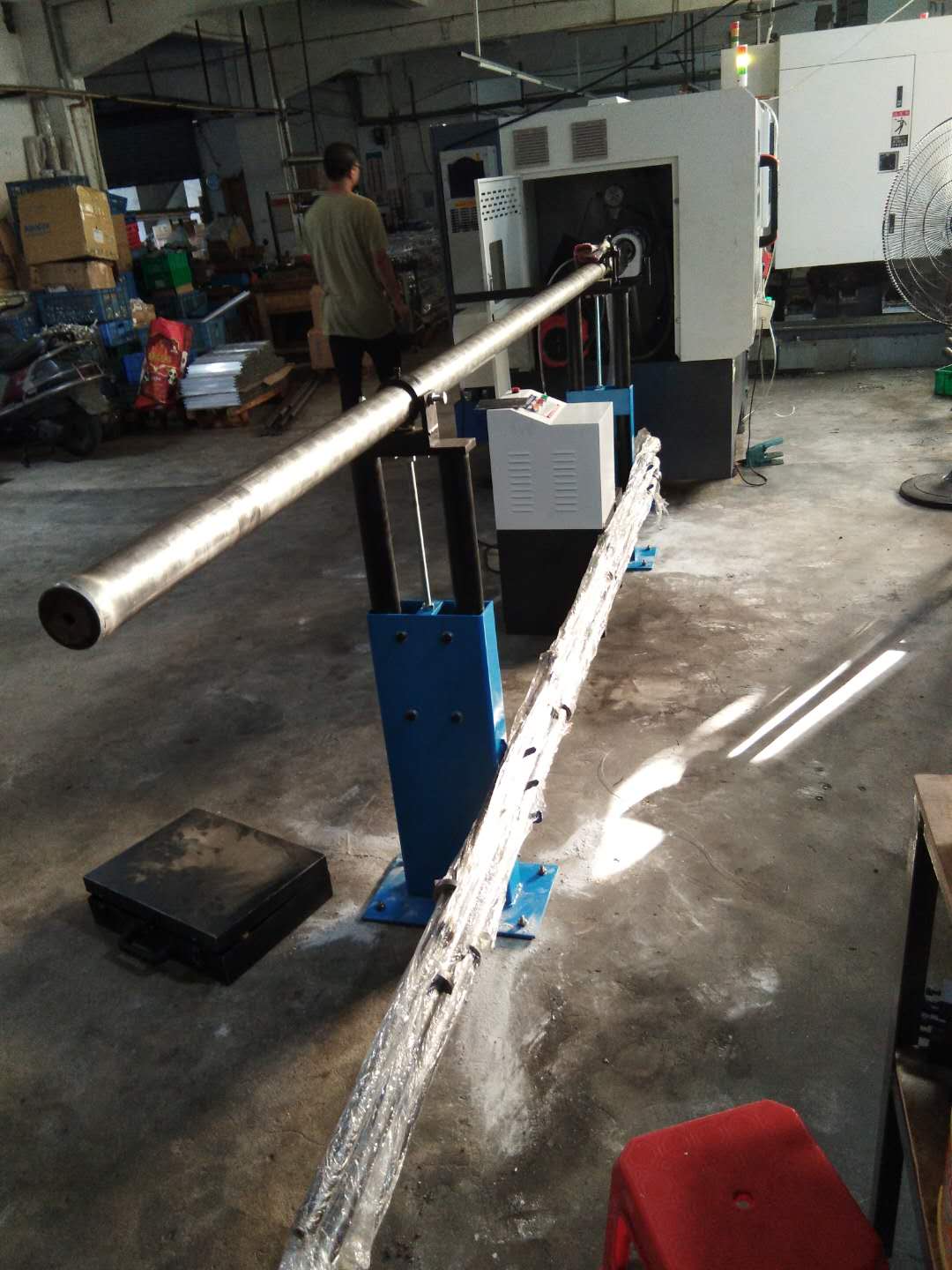 數(shù)控車(chē)床油欲送料器（配凱恩利46標(biāo)準(zhǔn)排刀機(jī)） 數(shù)量1臺(tái)機(jī)