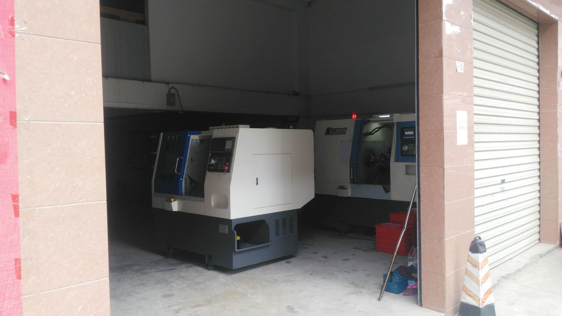 凱恩利36標(biāo)準(zhǔn)排刀機(jī)——客戶現(xiàn)場擺放情況