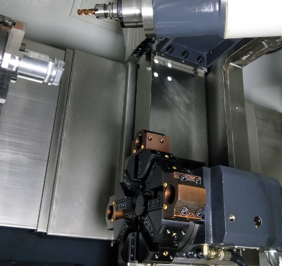 標準配置為伺服刀塔,再配置車銑銑削機構、實現4+1軸車銑復合加工或5軸加工。 標準配置為伺服刀塔,再配置車銑銑削機構、實現4+1軸車銑復合加工或5軸加工。