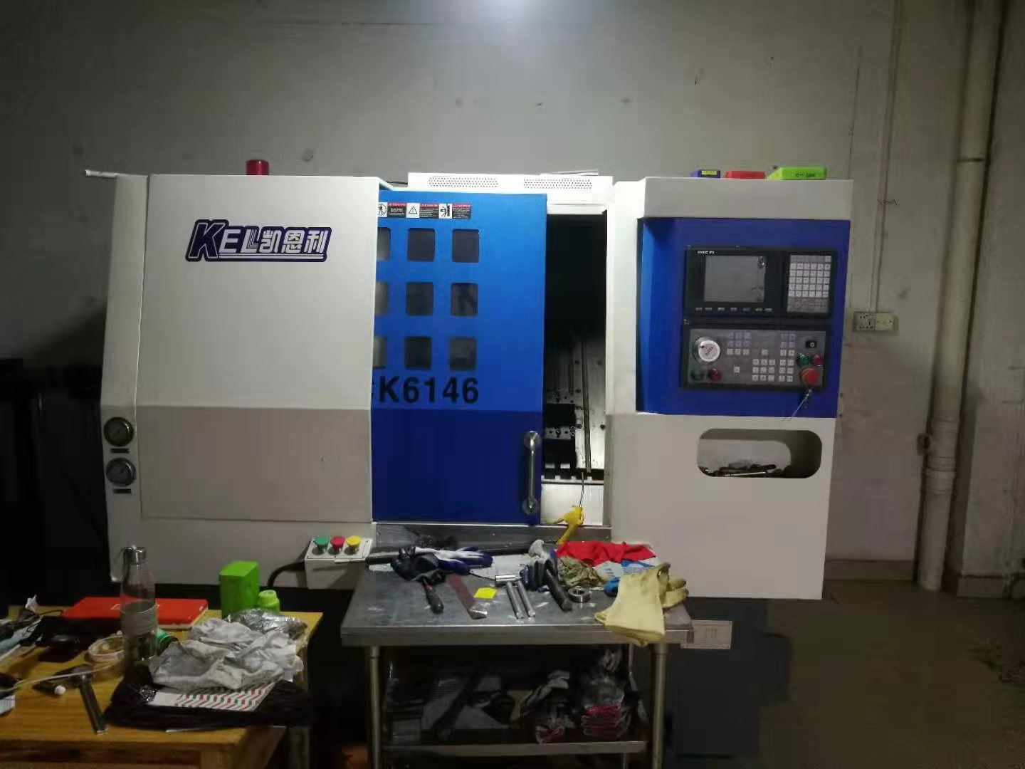 袁星星(師傅)使用凱恩利數(shù)控車(chē)床的場(chǎng)景情況 袁星星(師傅)使用凱恩利數(shù)控車(chē)床的場(chǎng)景情況