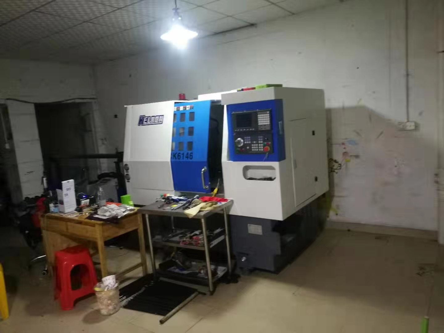 袁星星(師傅)使用凱恩利數(shù)控車(chē)床的場(chǎng)景情況 袁星星(師傅)使用凱恩利數(shù)控車(chē)床的場(chǎng)景情況