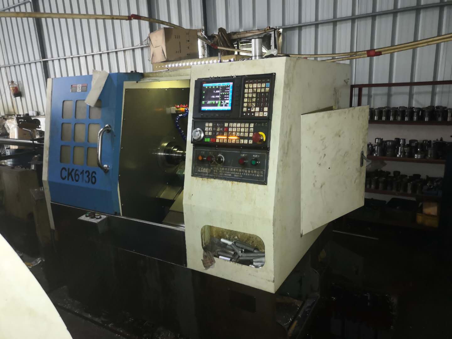 凱恩利數控車床36機放置在余剛的生產工廠內 凱恩利數控車床36機放置在余剛的生產工廠內