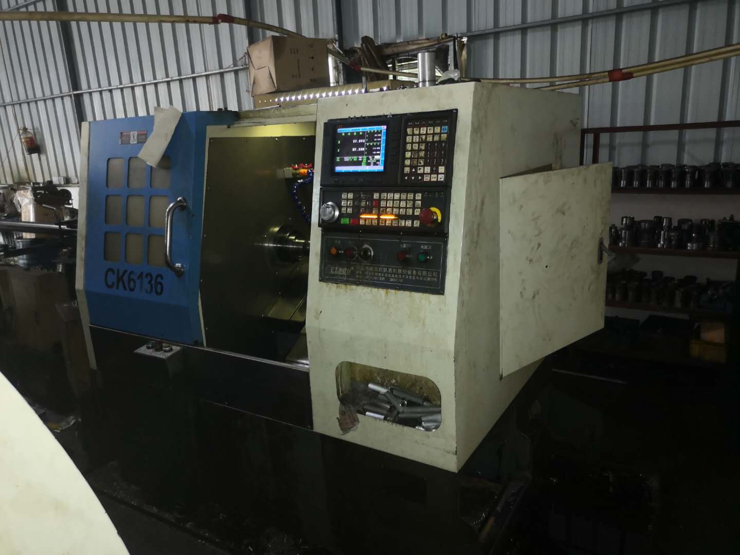 凱恩利數控車床36機放置在余剛的生產工廠內