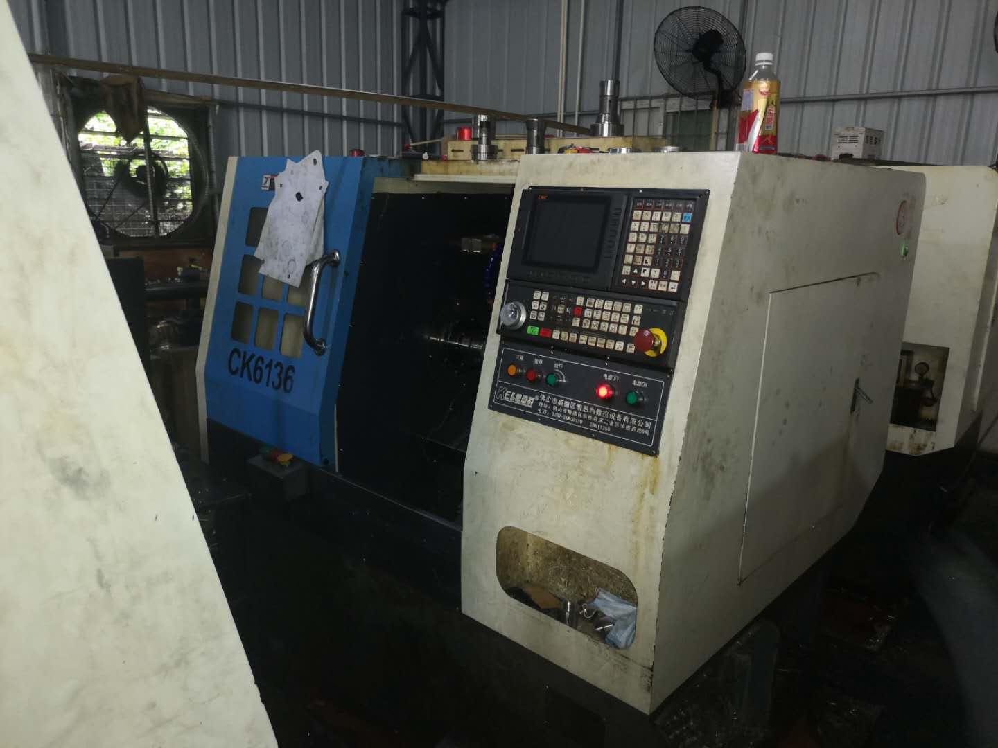 凱恩利數控車床36機放置在余剛的生產工廠內 凱恩利數控車床36機放置在余剛的生產工廠內