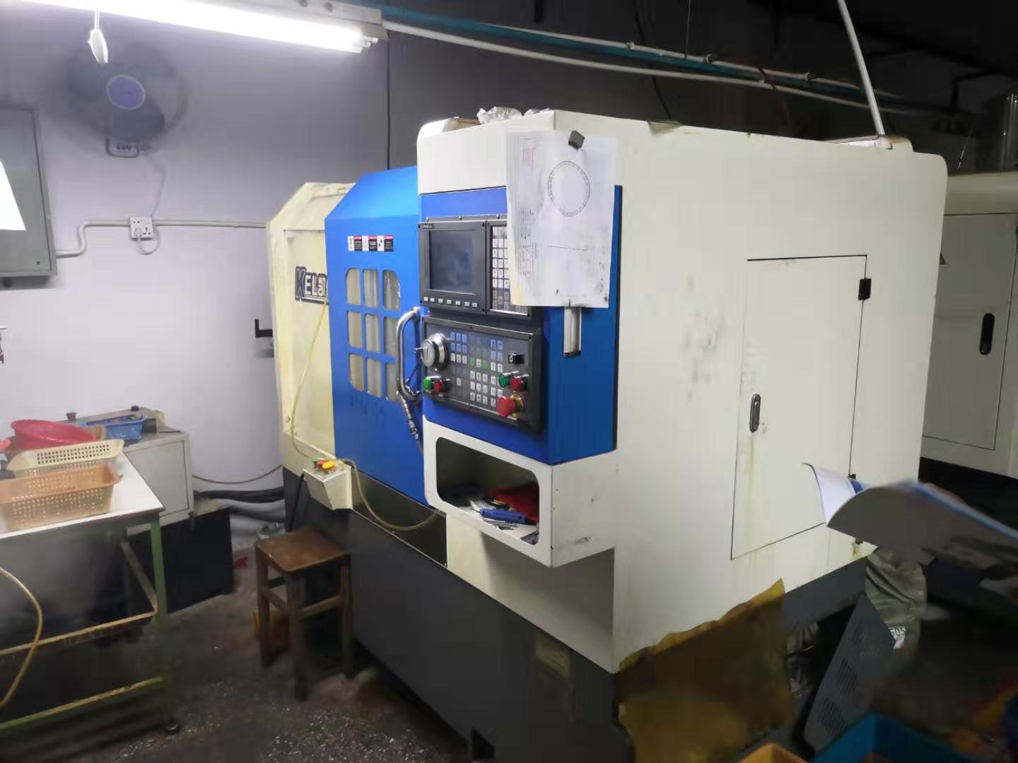 現在機器擺在一樓，總的有六~七臺機，六臺機是中山凱恩利機械的。其中36機5臺，46機1臺